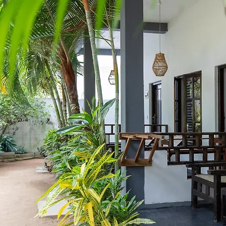 Agra Arugambay Hostel Arugam Bay Exterior photo